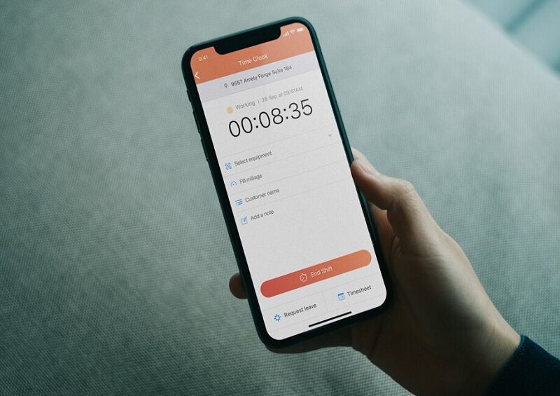 How A Clock In And Out App Can Help Drive Business Growth