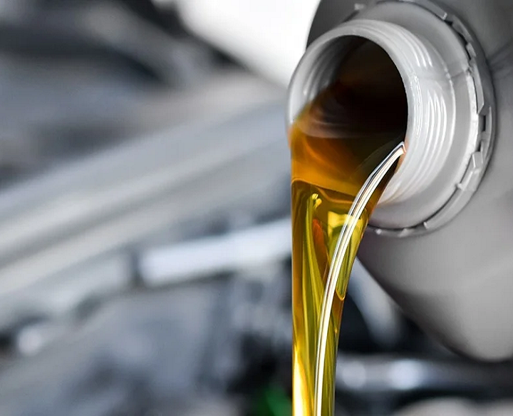 How Penetrating Oils Improve Efficiency in Manufacturing and Production Plants