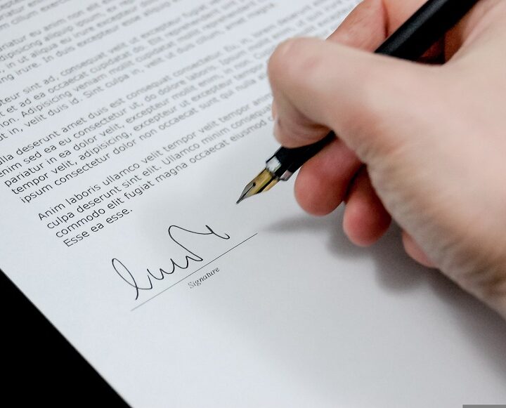 The Evolution of Borrowing: From Paperwork to One-Click Online Loans